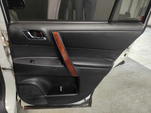 Toyota Highlander II (XU40) Рестайлинг с пробегом 2011 года, цена 1 730 000 рублей, 247671 км, внедорожник, Автокод Объявления