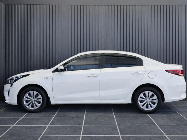 Kia Rio IV Рестайлинг с пробегом 2020 года, цена 1 367 000 рублей, 60997 км, седан, Автокод Объявления