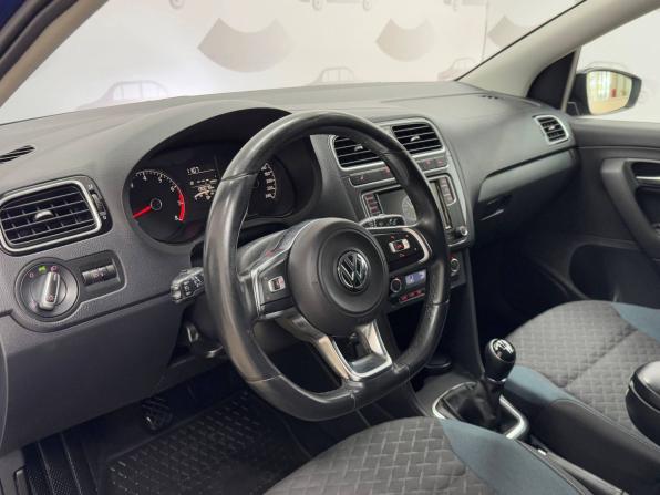 Volkswagen Polo V Рестайлинг с пробегом 2019 года, цена 1 449 000 рублей, 129812 км, седан, Автокод Объявления