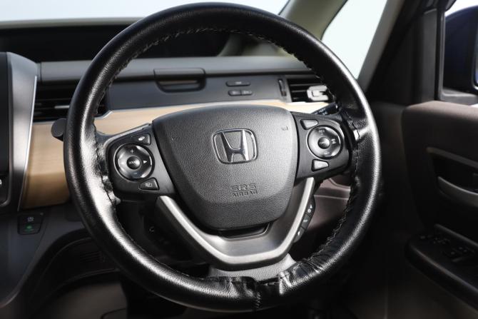 Honda Freed II Рестайлинг с пробегом 2018 года, цена 1 699 000 рублей, 86200 км, компактвэн, Автокод Объявления
