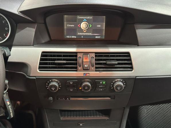BMW 5 серии V (E60/E61) с пробегом 2003 года, цена 800 000 рублей, 313038 км, седан, Автокод Объявления