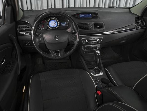 Renault Fluence I Рестайлинг с пробегом 2013 года, цена 909 000 рублей, 187400 км, седан, Автокод Объявления