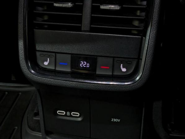 Skoda Octavia IV (A8) с пробегом 2020 года, цена 2 050 000 рублей, 102374 км, лифтбек, Автокод Объявления