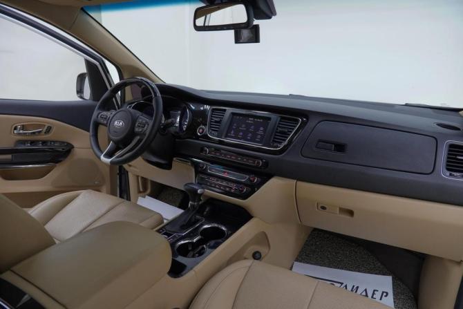 Kia Carnival III с пробегом 2018 года, цена 1 589 000 рублей, 89368 км, минивэн, Автокод Объявления