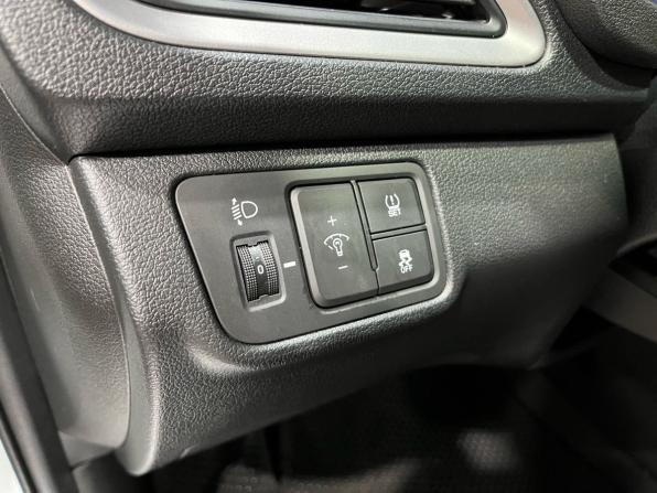 Hyundai Solaris II с пробегом 2018 года, цена 1 330 000 рублей, 138078 км, седан, Автокод Объявления