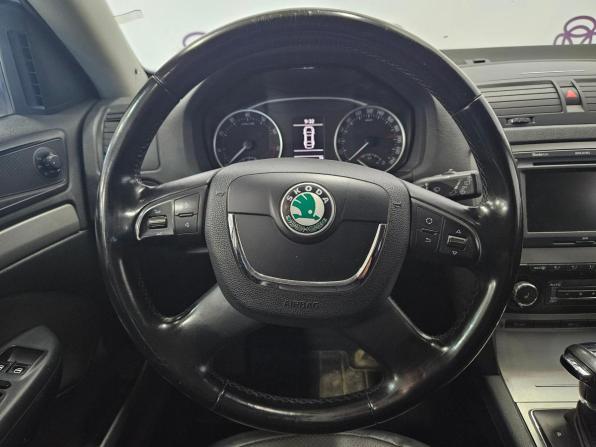 Skoda Octavia II (A5) Рестайлинг с пробегом 2012 года, цена 821 000 рублей, 260000 км, лифтбек, Автокод Объявления