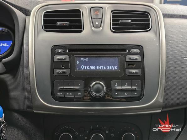 Renault Sandero II с пробегом 2015 года, цена 828 000 рублей, 136000 км, хэтчбек, Автокод Объявления