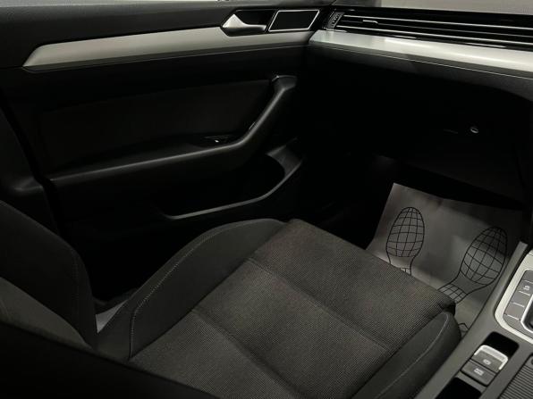 Volkswagen Passat B8 с пробегом 2015 года, цена 1 370 000 рублей, 166031 км, седан, Автокод Объявления