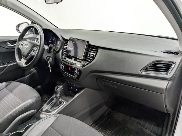 Hyundai Solaris II Рестайлинг с пробегом 2022 года, цена 1 590 000 рублей, 107306 км, седан, Автокод Объявления