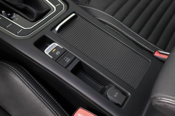 Volkswagen Passat B8 с пробегом 2019 года, цена 2 065 200 рублей, 178750 км, седан, Автокод Объявления