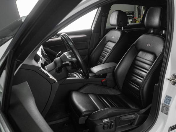Volkswagen Passat B8 с пробегом 2018 года, цена 2 389 000 рублей, 130523 км, седан, Автокод Объявления