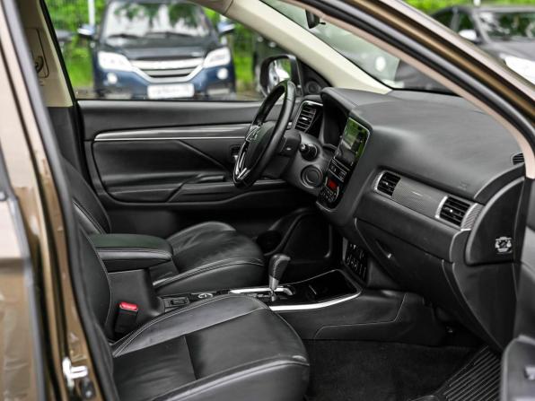 Mitsubishi Outlander III Рестайлинг 3 с пробегом 2019 года, цена 1 770 000 рублей, 224650 км, внедорожник, Автокод Объявления