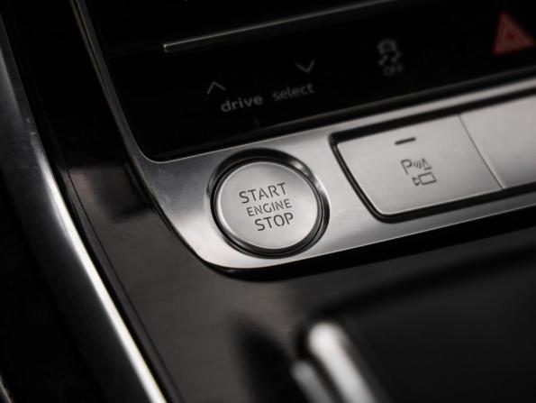 Audi Q8 I (4M) с пробегом 2019 года, цена 5 899 000 рублей, 108151 км, внедорожник, Автокод Объявления