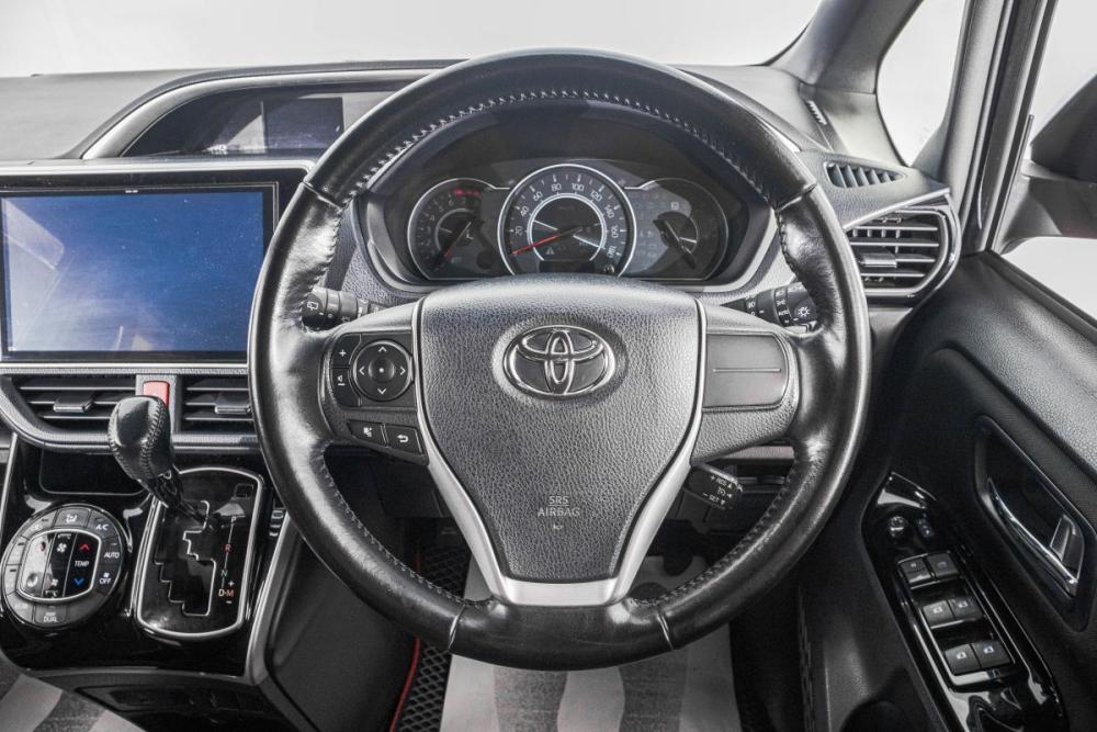 Toyota Voxy III (R80) Рестайлинг Барнаул  - изображение 14