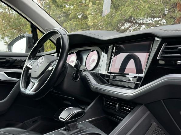 Volkswagen Touareg III с пробегом 2019 года, цена 3 650 000 рублей, 198472 км, внедорожник, Автокод Объявления