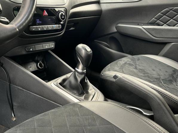 Hyundai Solaris II с пробегом 2019 года, цена 1 100 000 рублей, 160638 км, седан, Автокод Объявления