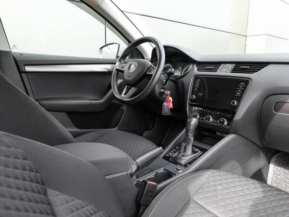 Skoda Octavia III (A7) Рестайлинг с пробегом 2017 года, цена 2 149 000 рублей, 78233 км, лифтбек, Автокод Объявления