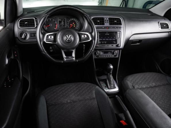 Volkswagen Polo V Рестайлинг с пробегом 2019 года, цена 1 299 000 рублей, 114720 км, седан, Автокод Объявления