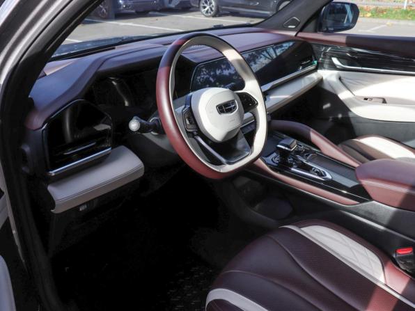 Geely Monjaro I с пробегом 2024 года, цена 3 290 000 рублей, 42780 км, внедорожник, Автокод Объявления