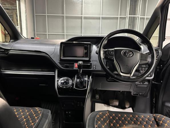 Toyota Esquire I Рестайлинг с пробегом 2020 года, цена 2 847 000 рублей, 52500 км, минивэн, Автокод Объявления