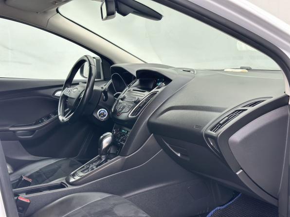 Ford Focus III Рестайлинг с пробегом 2017 года, цена 1 220 000 рублей, 97799 км, хэтчбек, Автокод Объявления