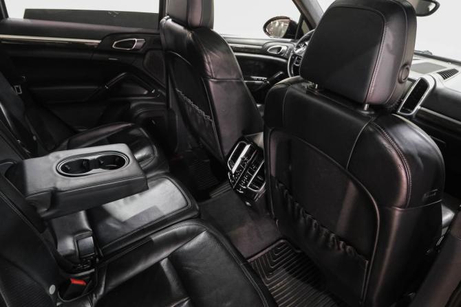Porsche Cayenne II (958) с пробегом 2011 года, цена 2 629 000 рублей, 230000 км, внедорожник, Автокод Объявления