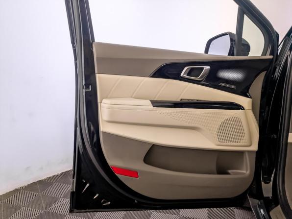 Kia Carnival IV с пробегом 2023 года, цена 4 590 000 рублей, 31601 км, минивэн, Автокод Объявления