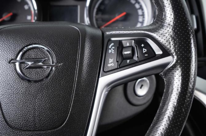 Opel Astra J Рестайлинг с пробегом 2013 года, цена 1 029 000 рублей, 95939 км, хэтчбек, Автокод Объявления