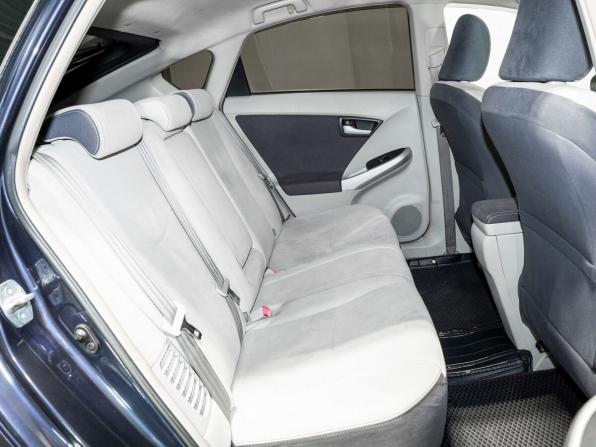 Toyota Prius III (XW30) с пробегом 2010 года, цена 895 000 рублей, 188263 км, лифтбек, Автокод Объявления