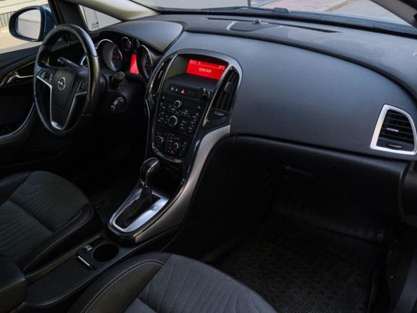 Opel Astra J Рестайлинг с пробегом 2013 года, цена 820 000 рублей, 154788 км, хэтчбек, Автокод Объявления