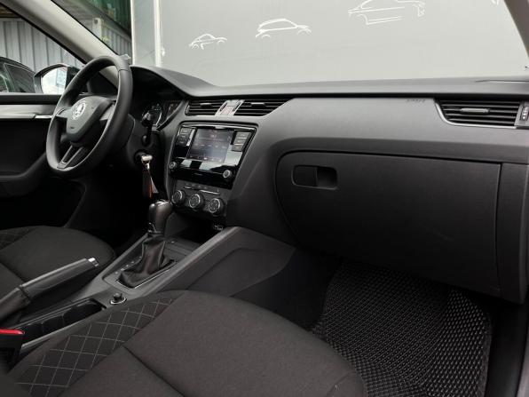 Skoda Octavia III (A7) Рестайлинг с пробегом 2018 года, цена 1 698 700 рублей, 97590 км, лифтбек, Автокод Объявления