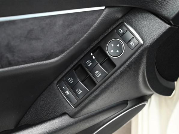 Mercedes-Benz C-Класс III (W204) Рестайлинг с пробегом 2011 года, цена 1 300 000 рублей, 267078 км, седан, Автокод Объявления