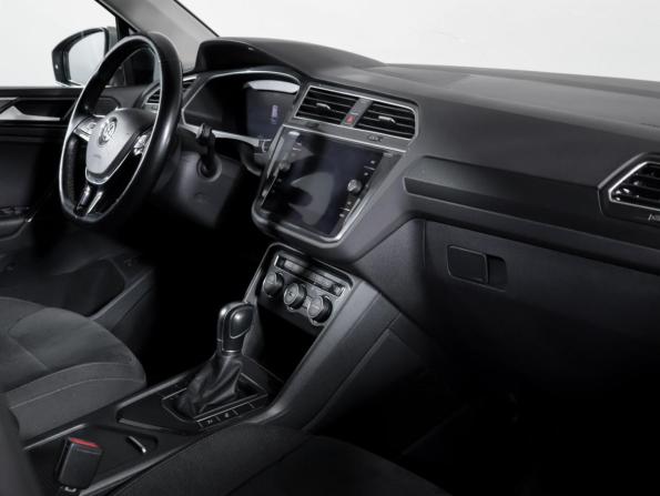 Volkswagen Tiguan II с пробегом 2017 года, цена 1 830 000 рублей, 195754 км, внедорожник, Автокод Объявления