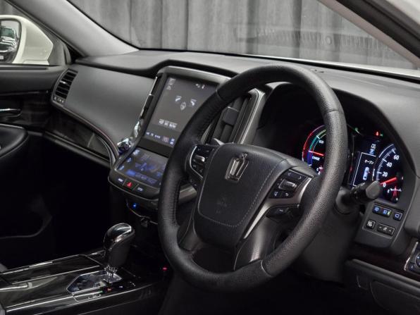 Toyota Crown XIV (S210) Рестайлинг с пробегом 2015 года, цена 2 649 000 рублей, 193000 км, седан, Автокод Объявления