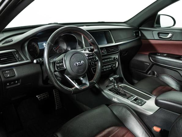 Kia Optima IV Рестайлинг с пробегом 2018 года, цена 2 029 700 рублей, 102055 км, седан, Автокод Объявления