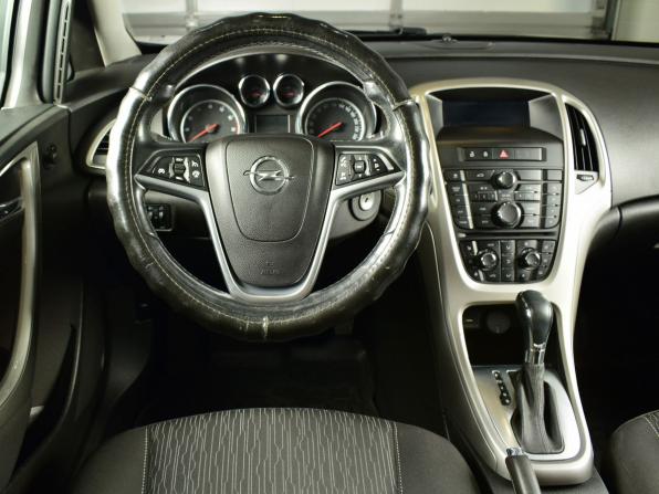 Opel Astra J Рестайлинг с пробегом 2013 года, цена 899 999 рублей, 116660 км, седан, Автокод Объявления