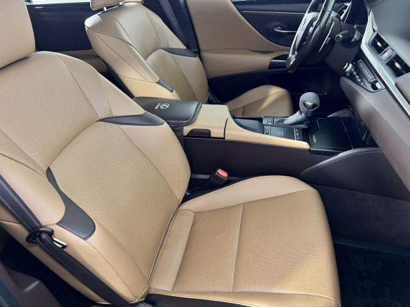 Lexus ES VII с пробегом 2020 года, цена 4 150 000 рублей, 79804 км, седан, Автокод Объявления