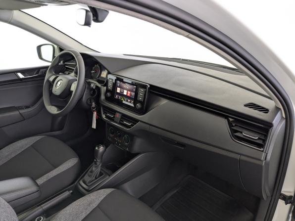 Skoda Rapid II с пробегом 2022 года, цена 1 799 000 рублей, 64409 км, лифтбек, Автокод Объявления