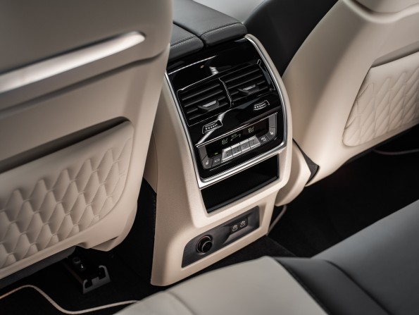 Новый BMW X7 I (G07) Рестайлинг 2024 года, цена 21 172 900 рублей, внедорожник, Автокод Объявления