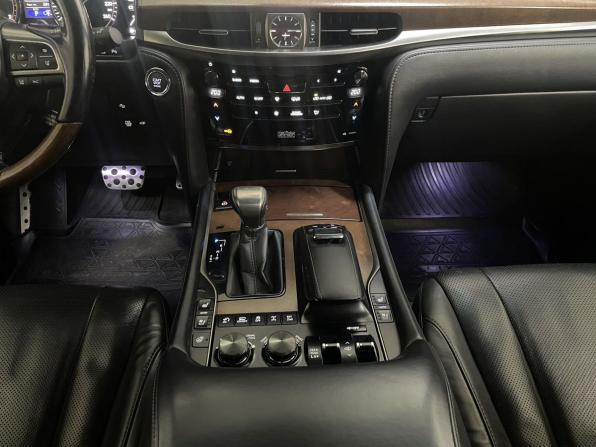 Lexus LX III Рестайлинг 2 с пробегом 2017 года, цена 7 950 000 рублей, 141241 км, внедорожник, Автокод Объявления