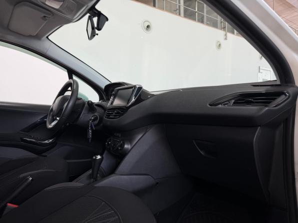 Peugeot 208 I с пробегом 2013 года, цена 800 000 рублей, 135000 км, хэтчбек, Автокод Объявления