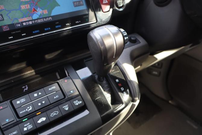 Honda Stepwgn V с пробегом 2017 года, цена 1 549 000 рублей, 235000 км, минивэн, Автокод Объявления
