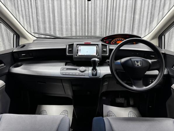 Honda Freed I с пробегом 2010 года, цена 1 085 000 рублей, 102558 км, компактвэн, Автокод Объявления