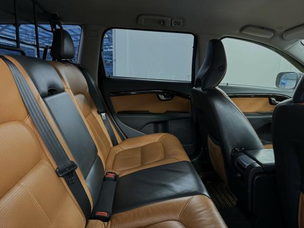 Volvo XC70 II Рестайлинг с пробегом 2013 года, цена 1 790 000 рублей, 267895 км, универсал, Автокод Объявления