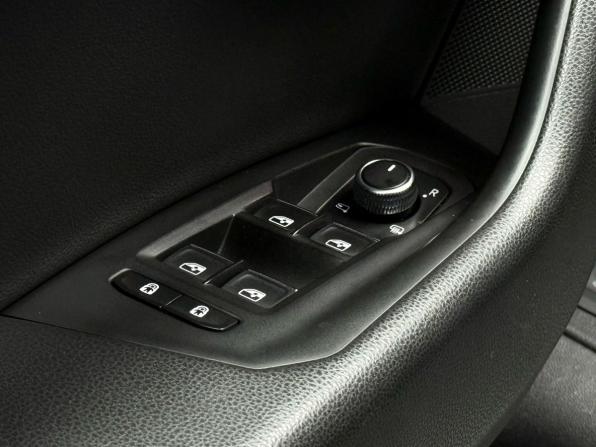 Volkswagen Touareg III с пробегом 2019 года, цена 4 249 000 рублей, 235249 км, внедорожник, Автокод Объявления