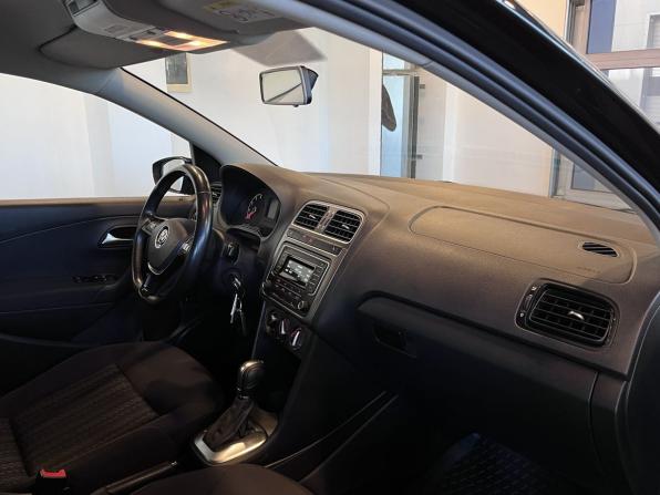Volkswagen Polo V Рестайлинг с пробегом 2019 года, цена 1 290 000 рублей, 114790 км, седан, Автокод Объявления