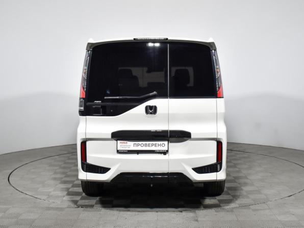 Honda Stepwgn V Рестайлинг с пробегом 2018 года, цена 2 957 500 рублей, 86000 км, минивэн, Автокод Объявления