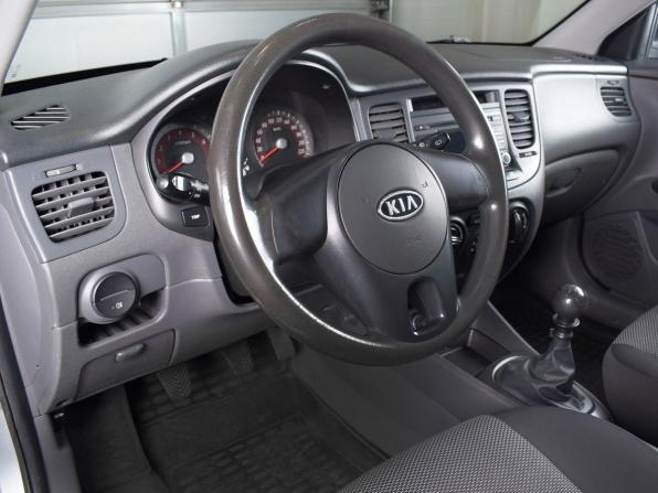 Kia Rio II Рестайлинг с пробегом 2009 года, цена 549 999 рублей, 189884 км, хэтчбек, Автокод Объявления
