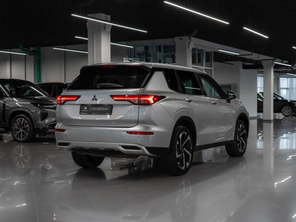 Mitsubishi Outlander IV с пробегом 2022 года, цена 4 050 000 рублей, 58520 км, внедорожник, Автокод Объявления