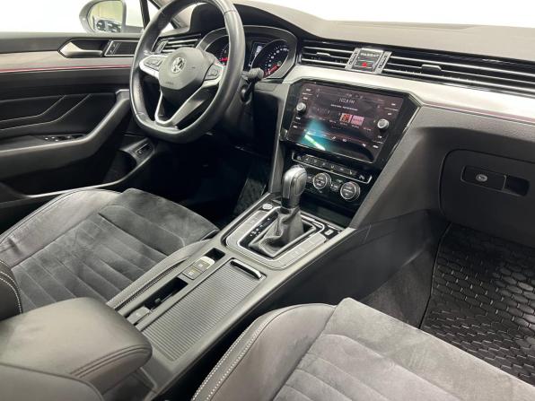 Volkswagen Passat B8 Рестайлинг с пробегом 2020 года, цена 2 900 000 рублей, 36605 км, седан, Автокод Объявления